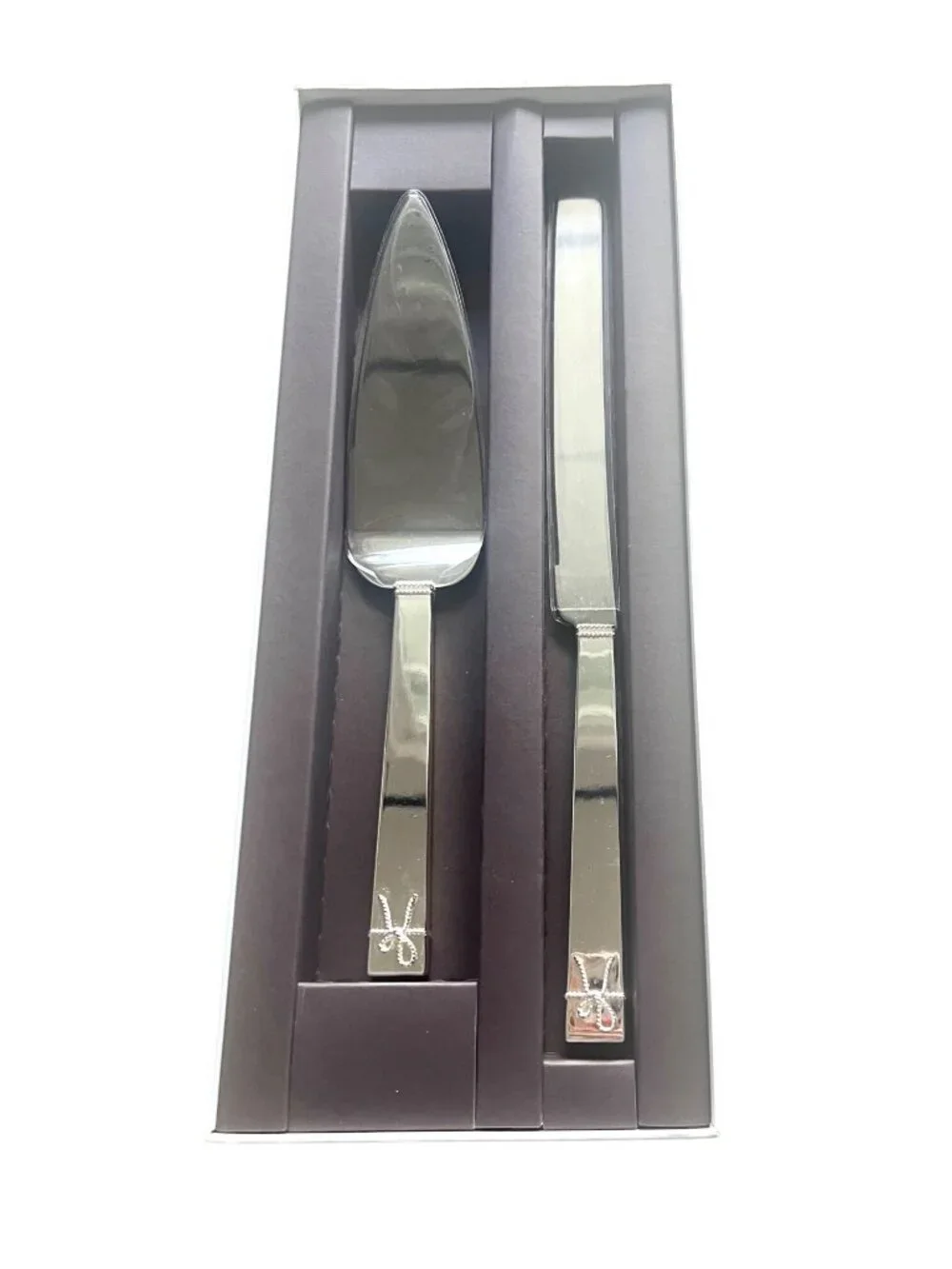 Vera Wang Wedgwood Love Knots Cake Knife & Server Set Silver Plated Wedding NWT - Picture 2 of 12